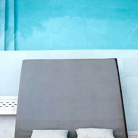 Tensuites - Adults Only