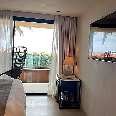 Tensuites - Adults Only